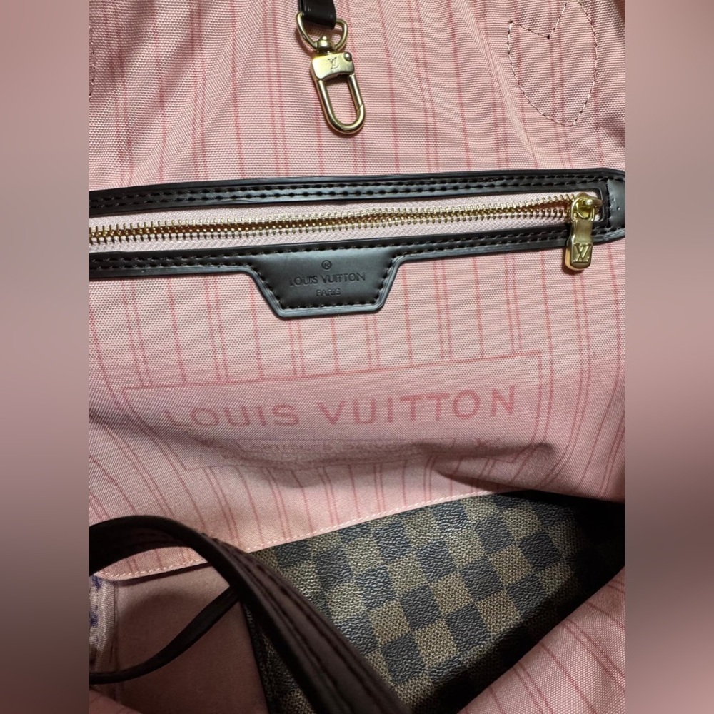 Designer Checkered Brown Tote Bag with Pink Ballerina Interior Right Logo - Picture 4 of 12
